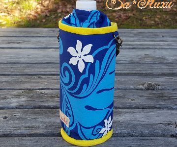 ティアレのペットボトルケース(紺色)tetoteに出品しています ティアレのペットボトルケース(紺色)tetoteに出品しています