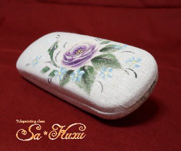 紫薔薇のメガネケース(布貼)tetoteに出品しました 紫薔薇のメガネケース(布貼)tetoteに出品しました