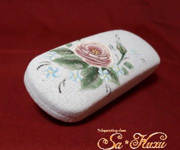 ピンク薔薇のメガネケース(布貼)tetoteに出品しました ピンク薔薇のメガネケース(布貼)tetoteに出品しました
