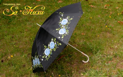 青薔薇の日傘(黒)minneに出品しました 青薔薇の日傘(黒)minneに出品しました