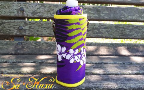 プルメリアのペットボトルケース(紫)minneに出品しました プルメリアのペットボトルケース(紫)minneに出品しました