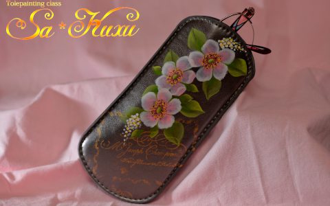 野ばらのソフトメガネケース・グレーminneに出品しました 野ばらのソフトメガネケース・グレーminneに出品しました