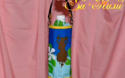 フラガールのペットボトルケース(青)minneに出品しています フラガールのペットボトルケース(青)minneに出品しています