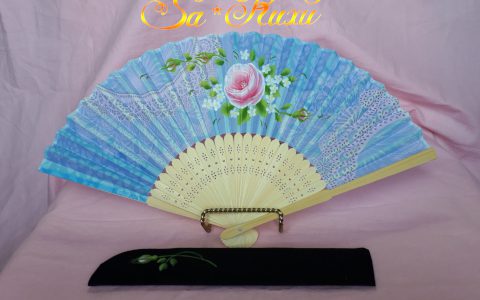 ピンク薔薇の布扇子(青レース柄)minneに出品しました ピンク薔薇の布扇子(青レース柄)minneに出品しました