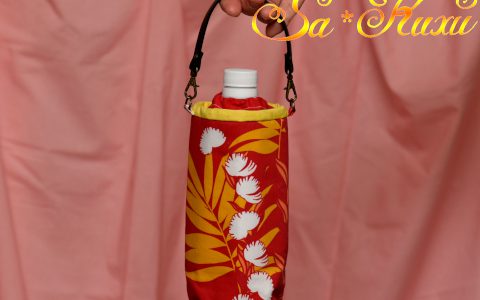 レフアのペットボトルケース(赤)minneに出品しています レフアのペットボトルケース(赤)minneに出品しています