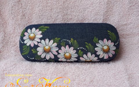 ピンクマーガレットのメガネケース(デニム風布貼)minneに出品しました ピンクマーガレットのメガネケース(デニム風布貼)minneに出品しました