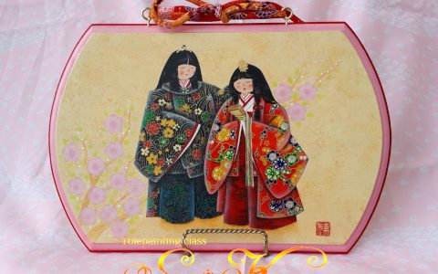 立ち姿おひなさま(赤&黒)minneに出品しています 立ち姿おひなさま(赤&黒)minneに出品しています