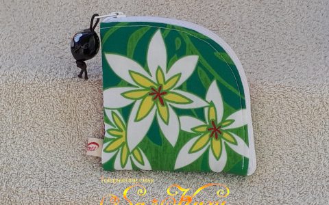 ティアレのミニフラットポーチ(緑)minneに出品しています ティアレのミニフラットポーチ(緑)minneに出品しています