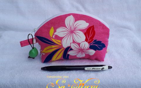 プルメリアのラウンドポーチ(ピンク)minneに出品しています プルメリアのラウンドポーチ(ピンク)minneに出品しています