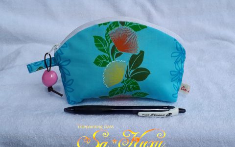 レフアのラウンドポーチ(水色)minneに出品しています レフアのラウンドポーチ(水色)minneに出品しています