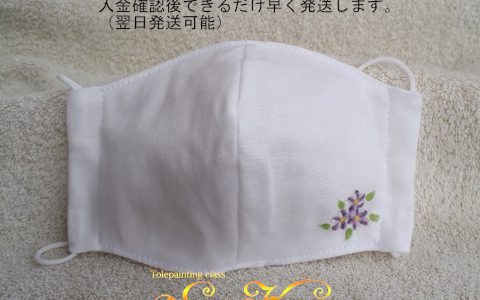 大人用立体ペイント布マスク白(紫小花)minneに出品しています 大人用立体ペイント布マスク白(紫小花)minneに出品しています