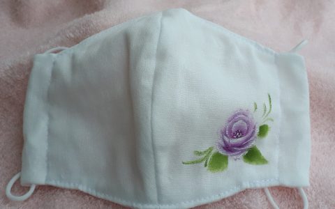 大人用立体布マスク白(紫薔薇)minneに出品しています 大人用立体布マスク白(紫薔薇)minneに出品しています
