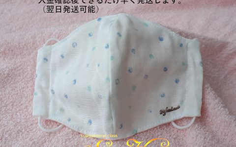 大人用立体布マスク(水玉)minneに出品しています 大人用立体布マスク(水玉)minneに出品しています