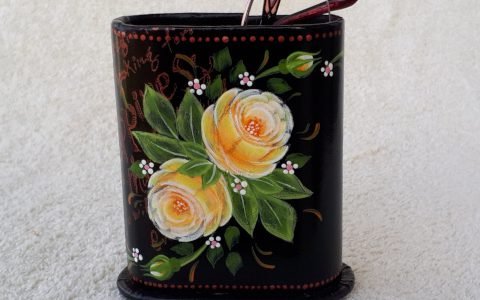 黄薔薇のメガネスタンド(黒)minneに出品しました 黄薔薇のメガネスタンド(黒)minneに出品しました